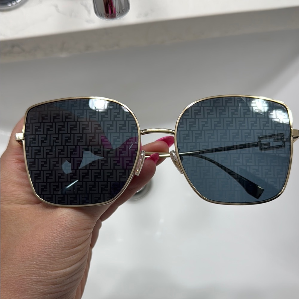 Fendi Gold Black Oversized Sunglasses